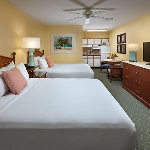 Deluxe Queen Suite
